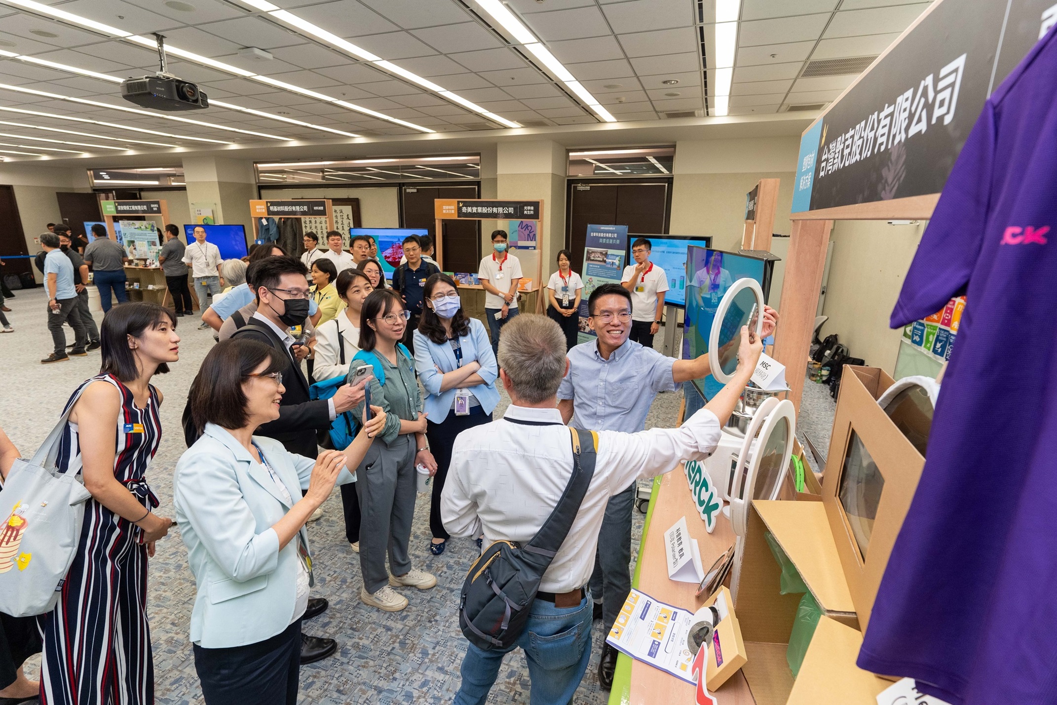 LEYU�پW�B�֮a�I���߄��׌����BȦչ��չʾ��Ό��U����ѭ�h�����ã����½�Q�������������ϰ��������cѭ�hʹ�������������аl���������U���ϻ����������g���p�������᰸��